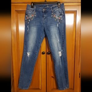 Embroidered Flower Denim Capris, True Craft 9
